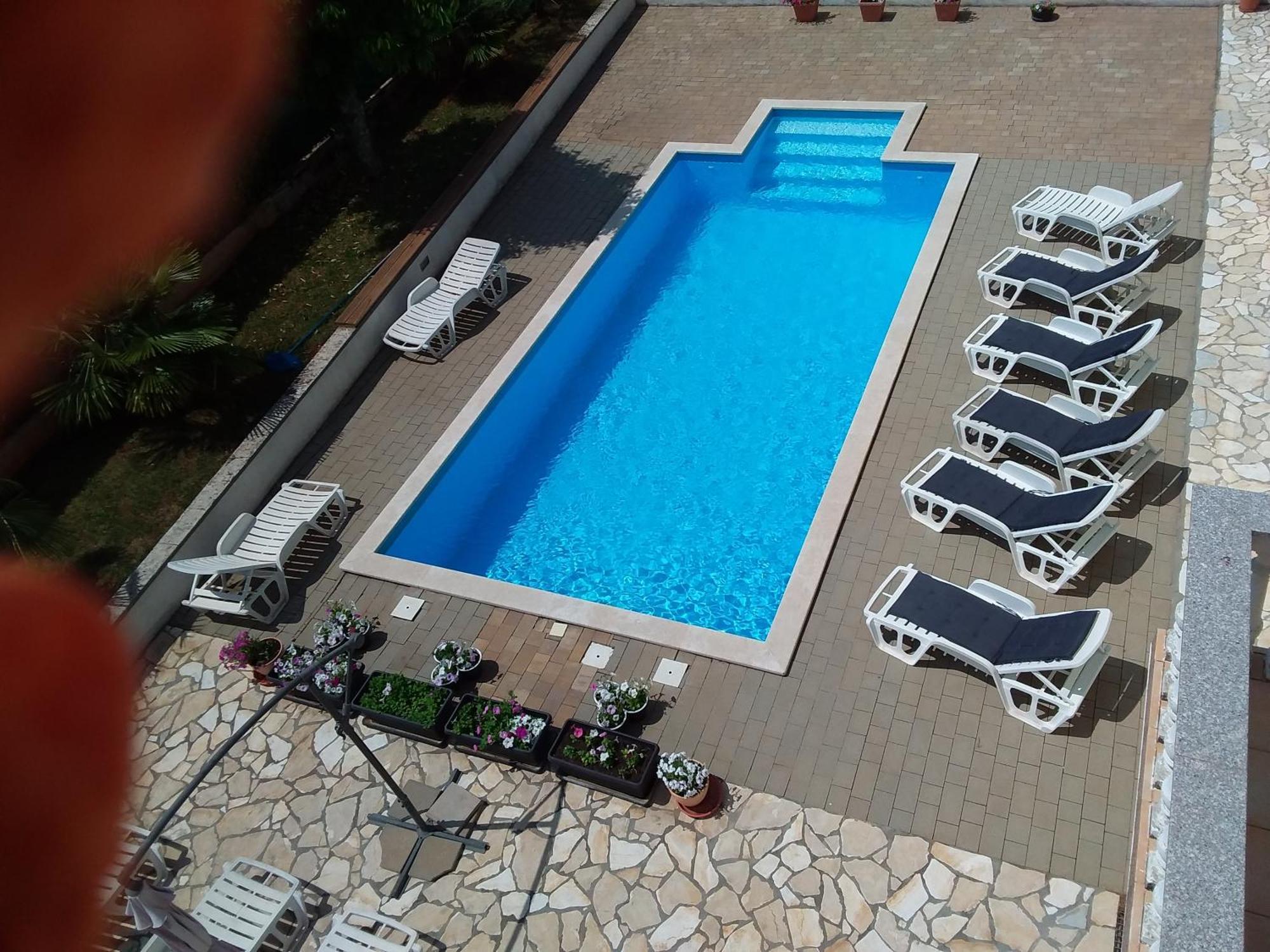 House Apartments Ariamare Пореч Экстерьер фото